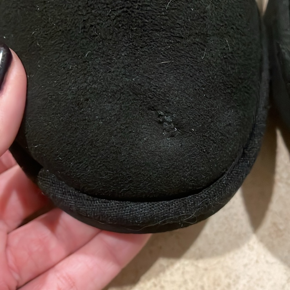 Used Condition Classic Medium Height Uggs - image 2